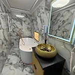 Gold * Bukurešť